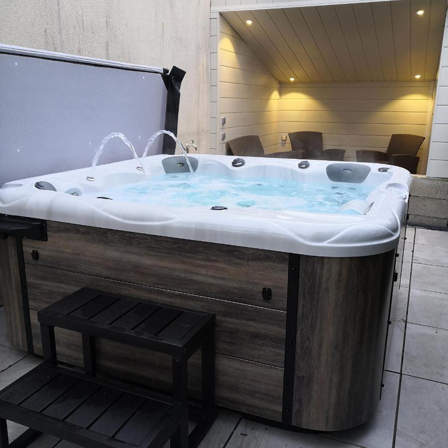O Rethel Jacuzzi, Gite Ardennes المظهر الخارجي الصورة
