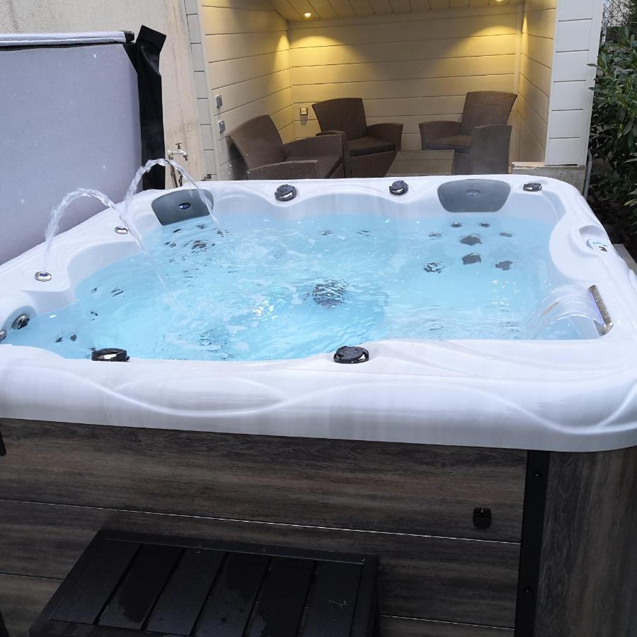 O Rethel Jacuzzi, Gite Ardennes المظهر الخارجي الصورة