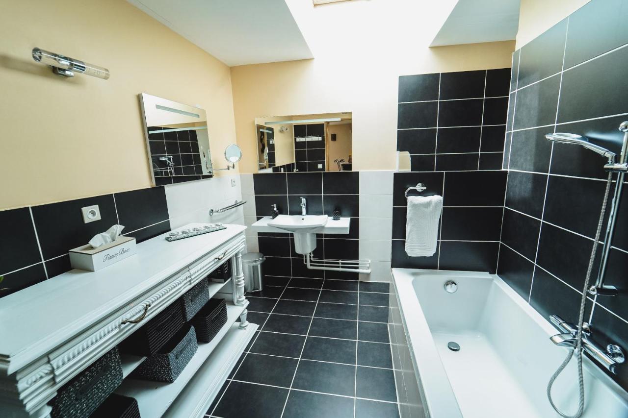 O Rethel Jacuzzi, Gite Ardennes المظهر الخارجي الصورة